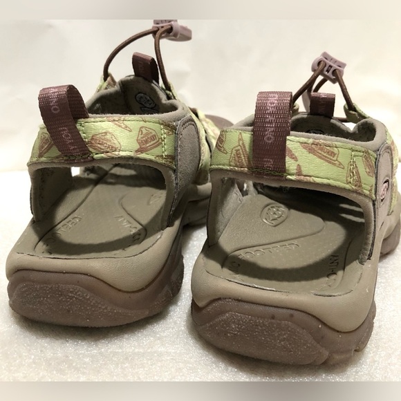 Keen Women’s size 10 Water Sandals Newport Closed Toe Smokey Bear - Picture 5 of 11